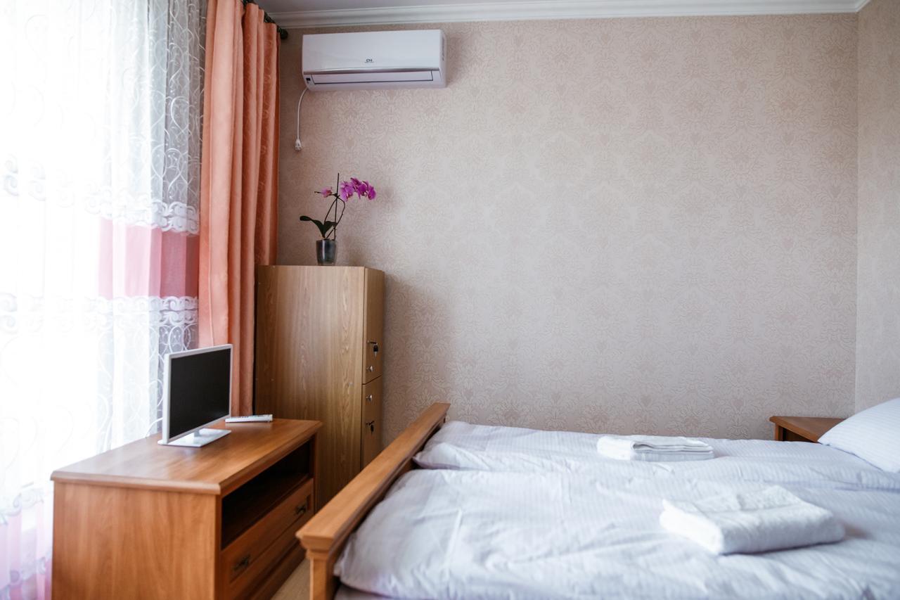 Sweet Home Hostel / Guest House Chernivtsi Exterior photo